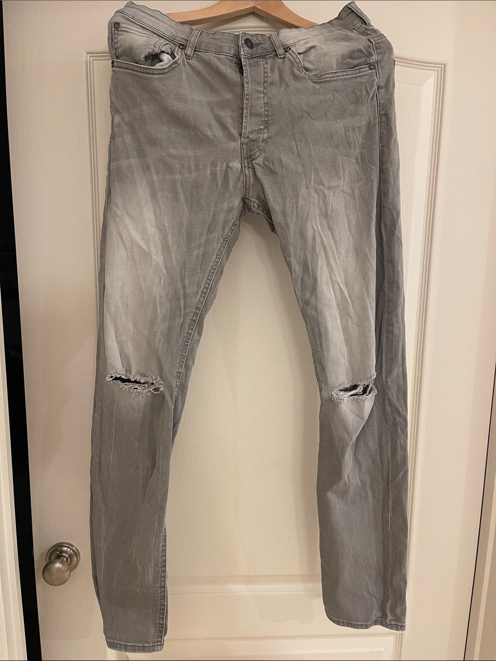 H&M Divided Men's Skinny Light Grey Distressed Jeans